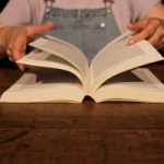 Biblioclastes ! Performance-atelier de Fanny Goerlich – Mardi 13 juin 2023 de 18h15 à 19h15